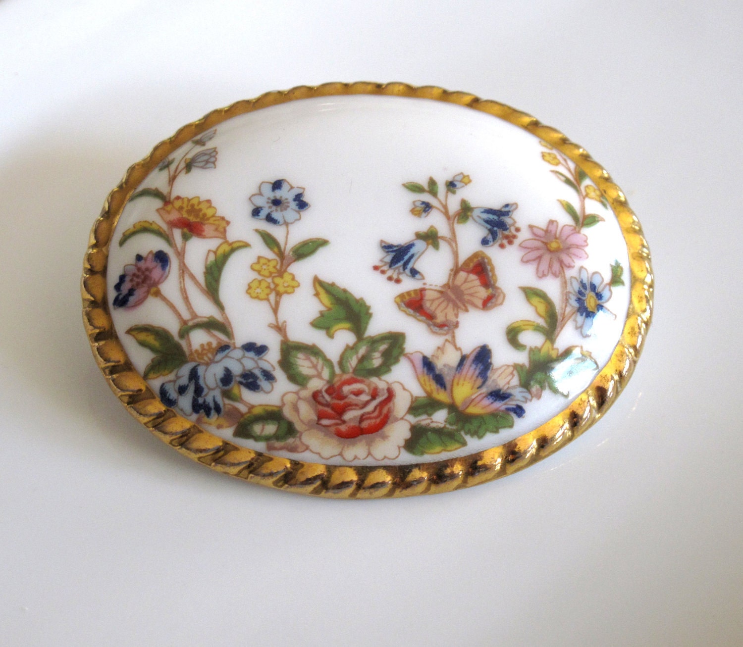 VINTAGE / ANTIQUE White Ceramic Floral Broach with Gold Foil Trim