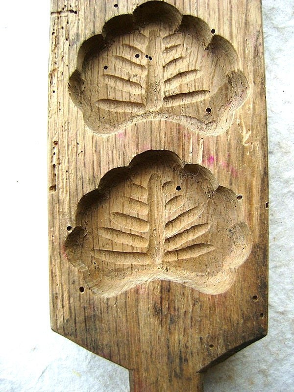 Vintage Japanese Kashigata Mold Oak Leaves