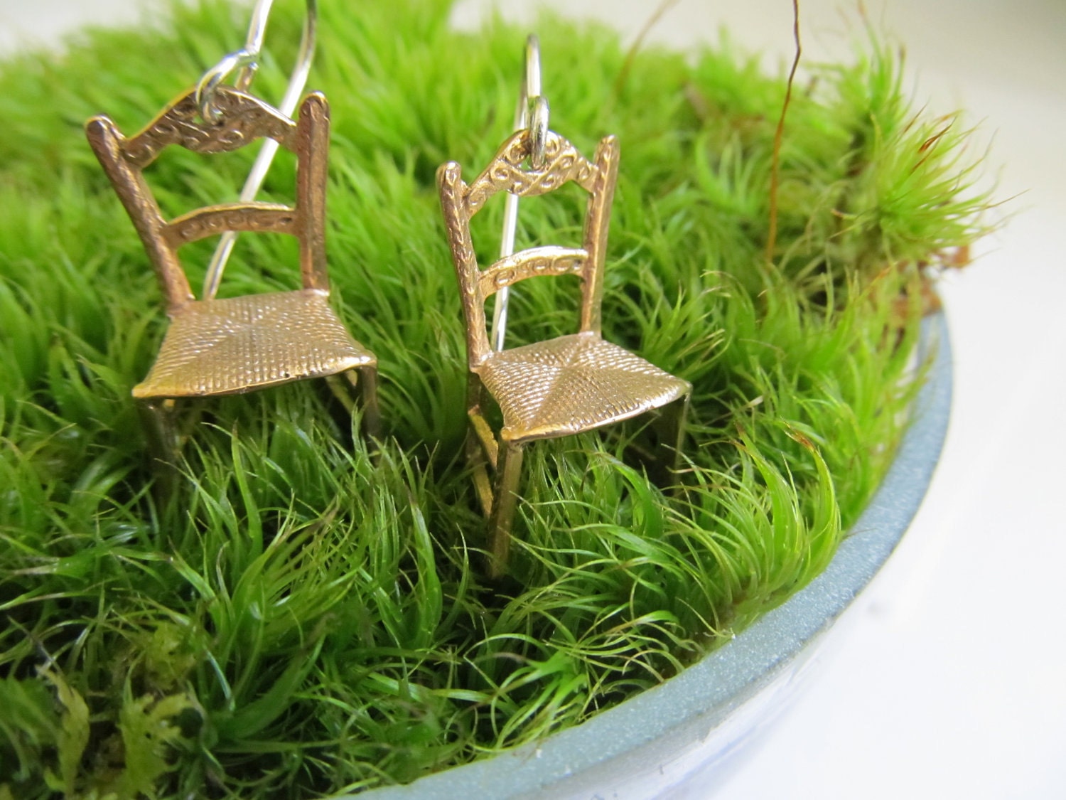 Tiny Chair Earrings - bronze