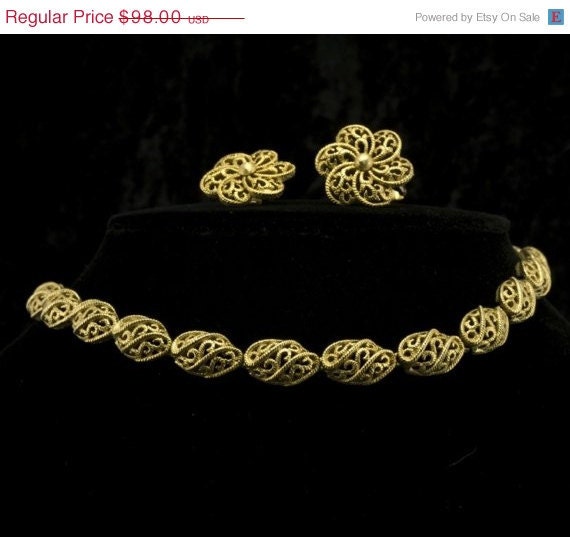Vintage Gold Trifari Necklace and Earrings