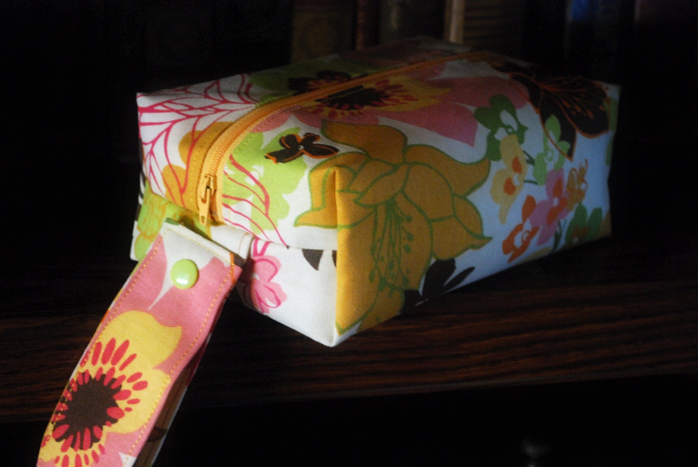 Boxy toiletry bag - cosmetic bag