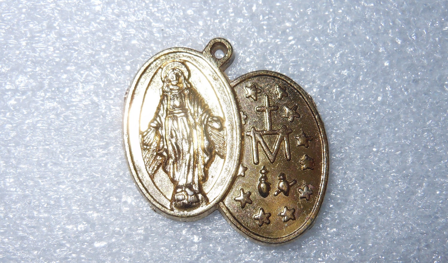 vintage religious medal                 Vintage Virgin Mary religious medal