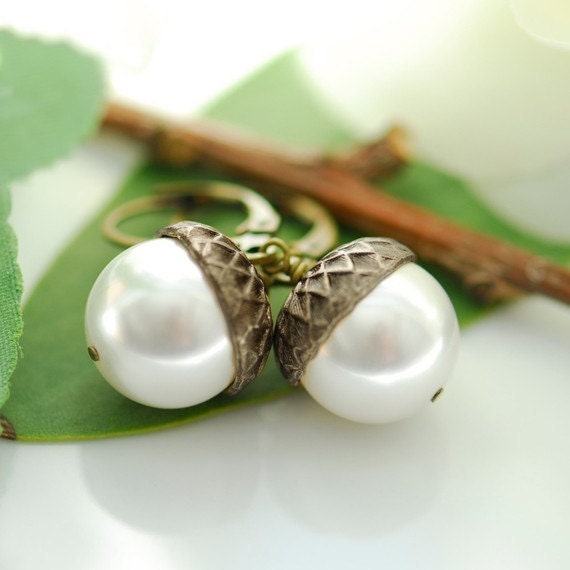 Little pearl acorns earrings