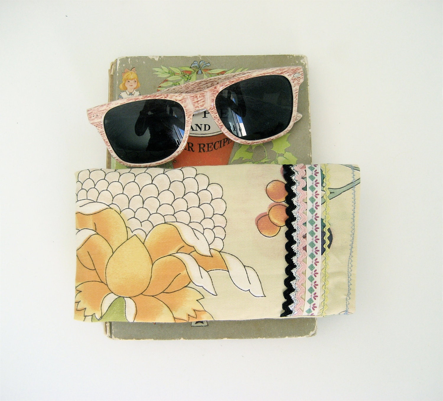 Pale Green Floral Glasses Case, Soft Case for Sunglasses or Reading Glasses