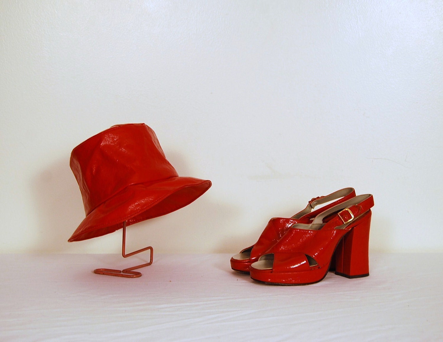 Vintage Red Lipstick Platform Sandals and Hat