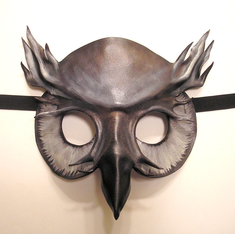 Ghostly Grey Owl Leather Mask