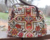 Vintage Tapestry Purse Mint Condition Lots of Compartments