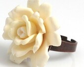 Vintage Cream Rose Ring