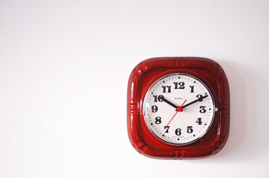 Vintage Wall Clock in Ceramic Dark Red. Quartz Clock. Made in Germany. 1960s. Retro Mod.