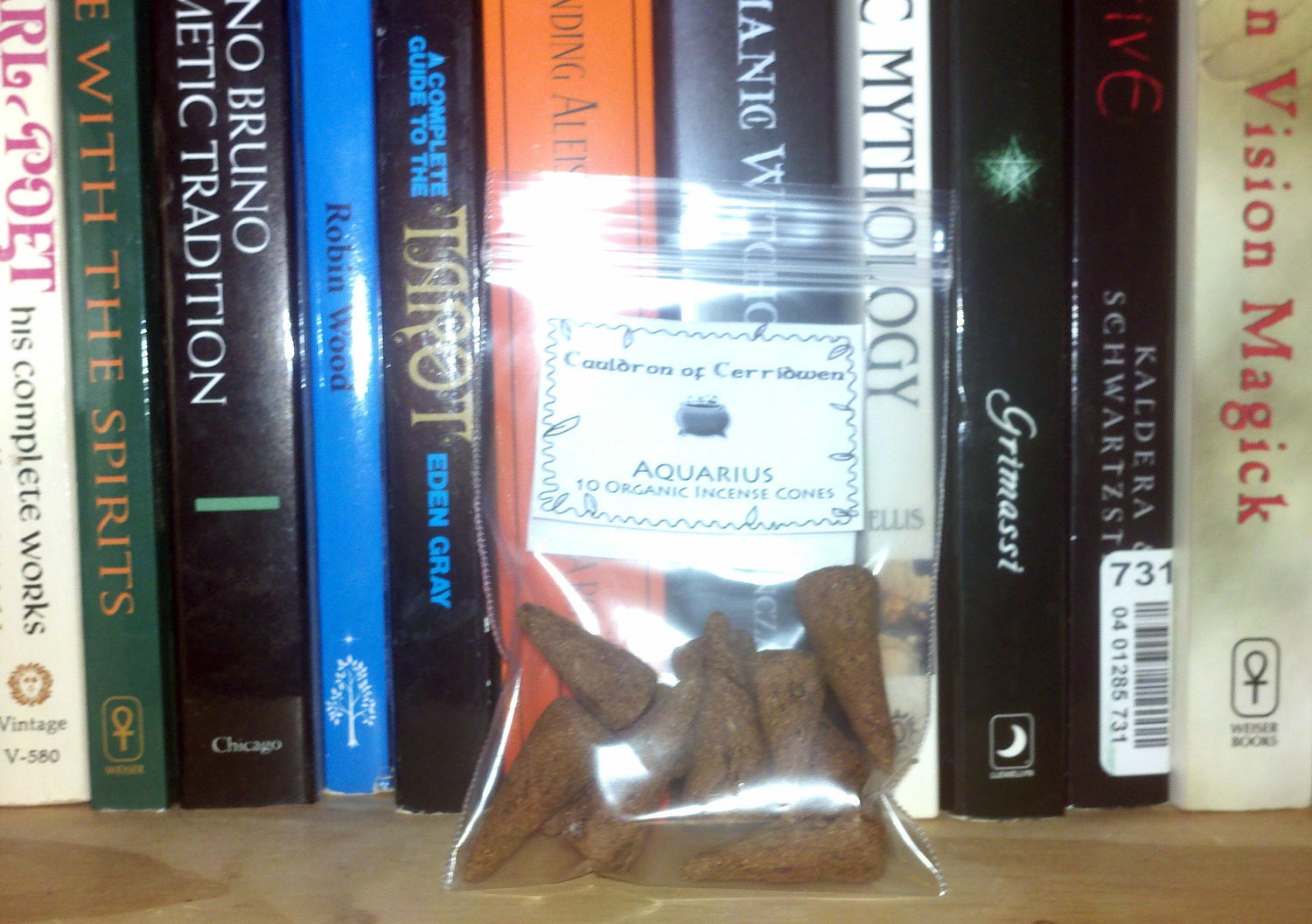 AQUARIUS artisan incense cones - 10 organic incense cones - handmade