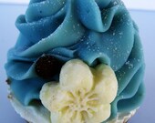 Vanilla Bean Mini Cupcake Soap for party favors, weddings, wedding showers, birthdays, baby showers