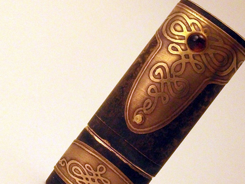 MEANDER steampunk USB drive with amber cabochon