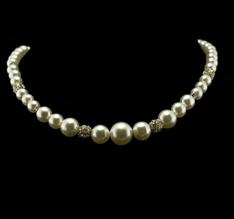 Vintage Pearls - Graduated Strand