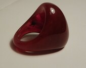 Big Vintage 1960s Chunky Cherry Cola Red Swirled French Bakelite Dome Ring - Size 6