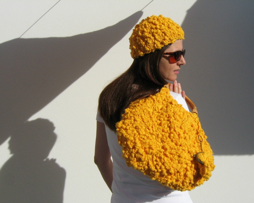 tote bag knit in yellow cotton with rattan handles