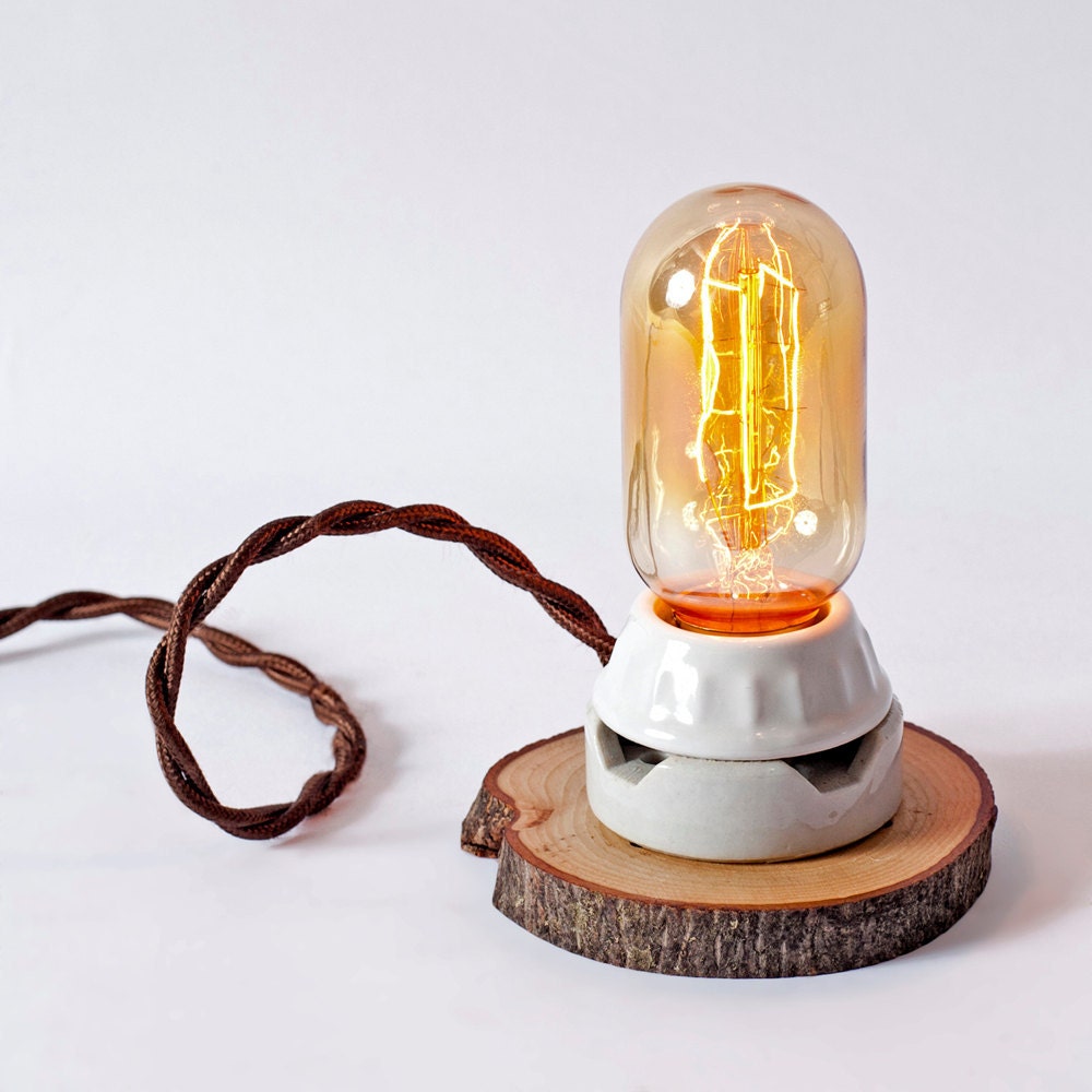 Gamine Radio Beacon Table Lamp - Rustic Modern Vintage Industrial // Vintage Style Cloth Twisted Cord & Bakelite Plug