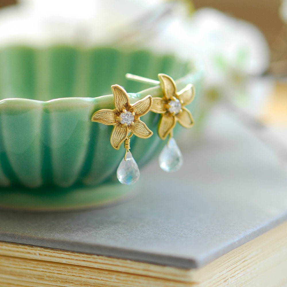 Moonstone Earrings - Gold stud earrings - June birthstone jewelry - Gold flower earrings - beach wedding - moonstone jewelry