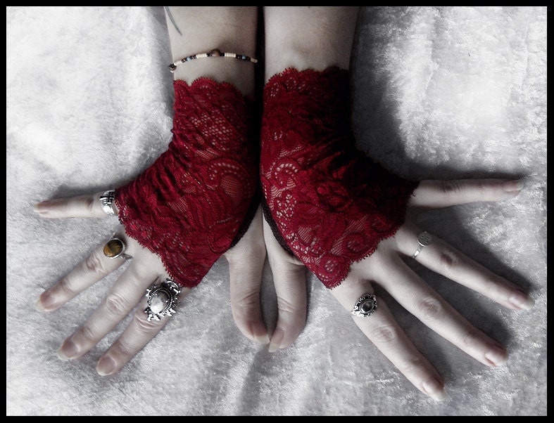 Undead Lace Fingerless Gloves - Deep Wine Red - Vampire Dark Fusion Bohemian Victorian Wedding Garnet Gothic Bellydance Goth Lolita Fetish