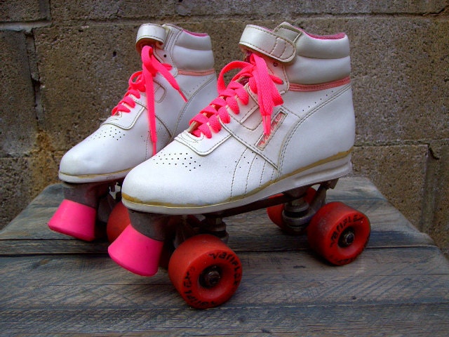 80s NEON pink hi top Reebok ROLLER SKATES derby girl 6