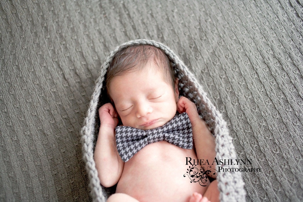Black & Grey Houndstooth Bow Tie - Boy's Classic Bowtie