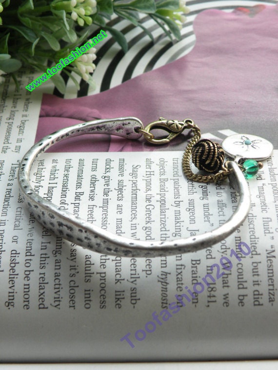 Retro silver bracelet with copper ball green bead vintage style