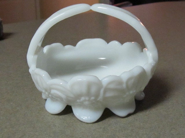 Milk Glass Floral Basket Westmoreland Pansy 757