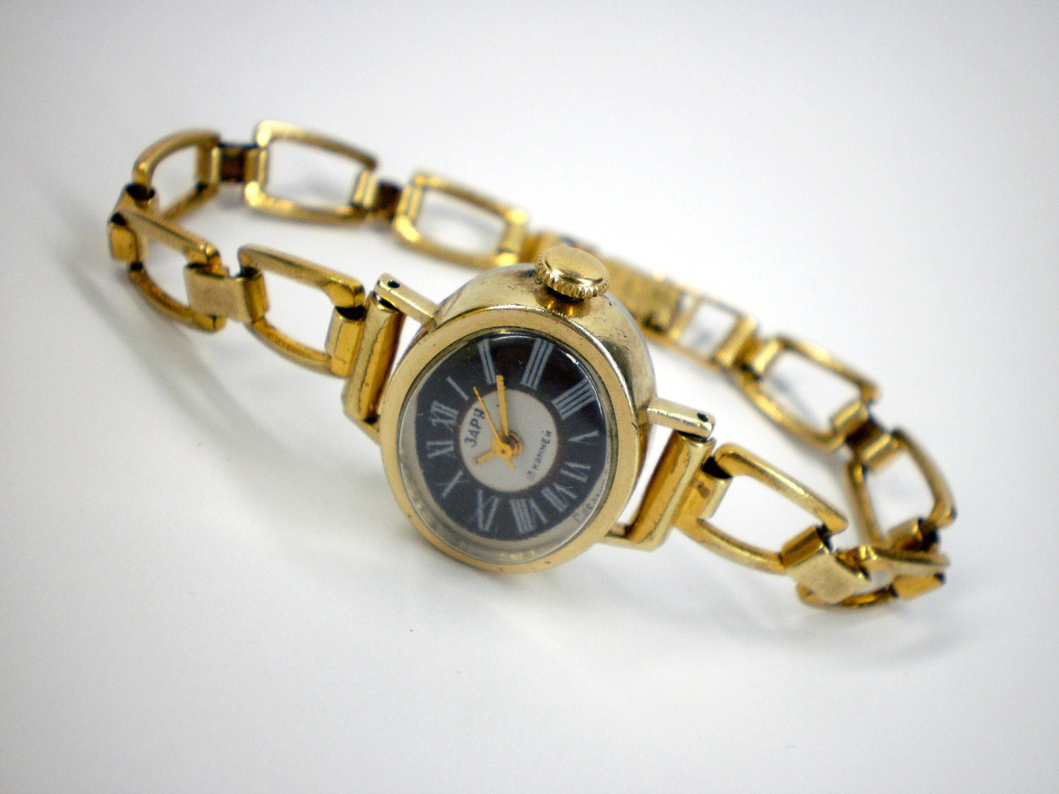 Vintage Zaria gold plated mechanical watch from Soviet/Ussr