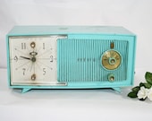 Vintage Turquoise Zenith Clock Radio