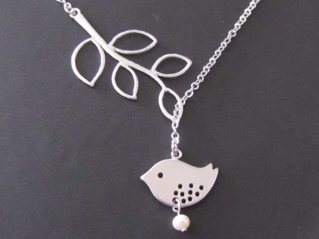 SALE 10% OFF - Branch and bird lariat with freshwater pearl in white gold