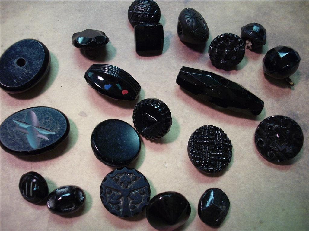 Oddles Of Kaboodles Of Vintage Black Glass Buttons - Lot F