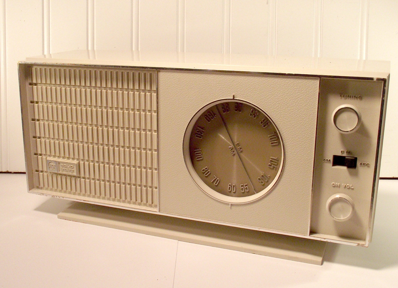 RCA AM FM Radio RLC20Y