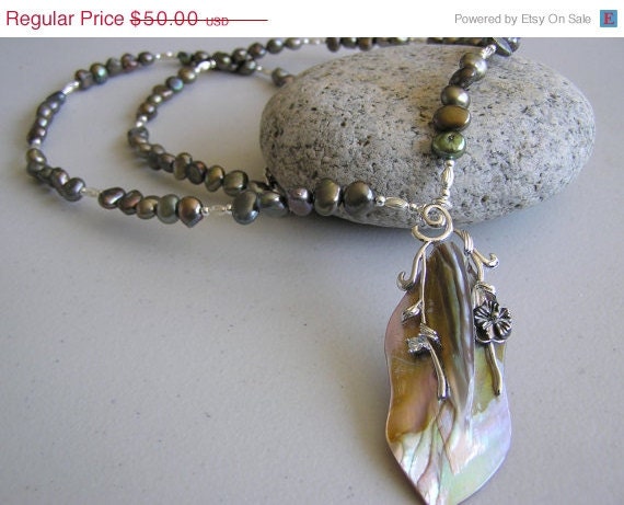 All About The Sea (Long Necklace, Abalone Pendant with Pearls)