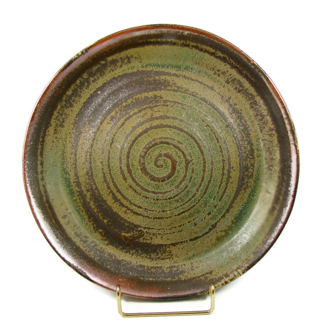 Stoneware Plate or Pie Plate / Wheel Thrown Ceramic Clay Pottery