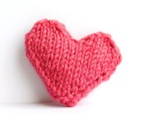 Heart pin brooch hand knitted in bubblegum pink valentines heart