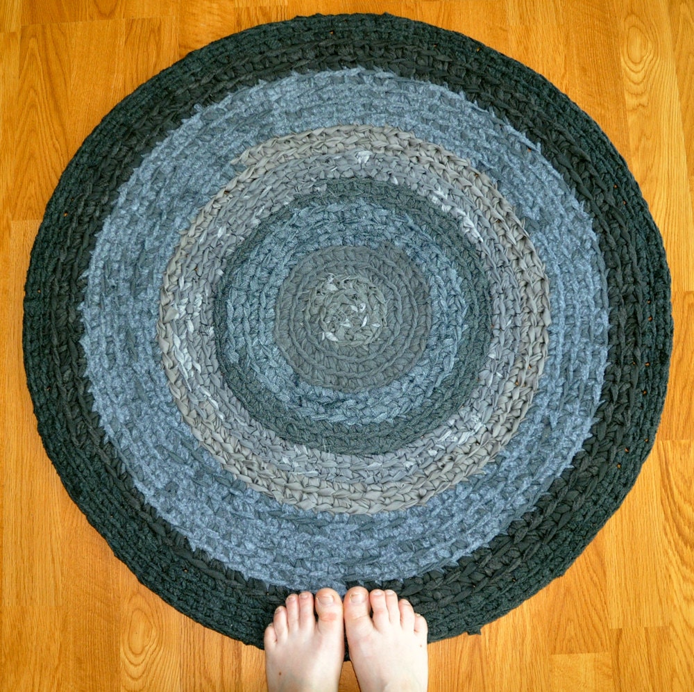 Crochet Rag Rug - A Study in Grays
