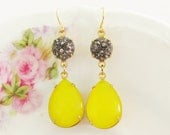 Vintage Lemon Yellow Moonstone Teardrop and Gray Textured Black Hematite Glamour Dangle Earrings - silverliningdecor
