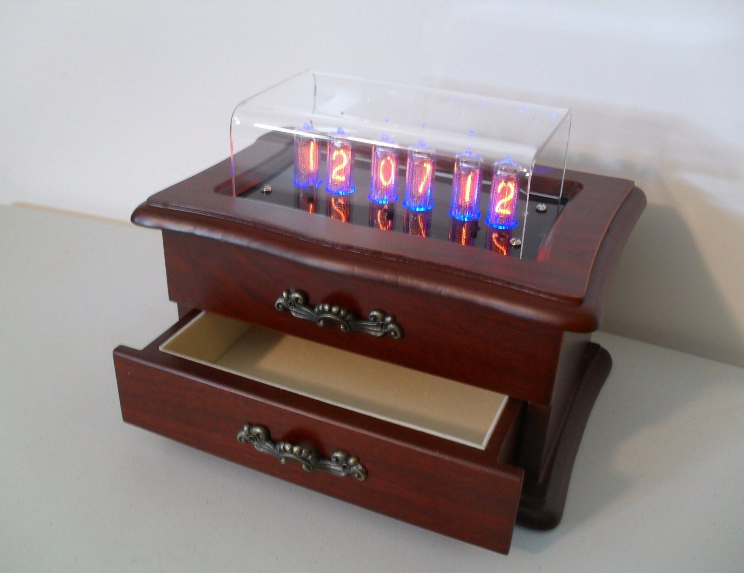 Six Digit Nixie Tube Clock The  "Elegante Confezione"  Nixie Clock