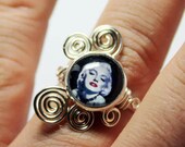 Adjustable Wire Wrap Swirl Marilyn Monroe Ring