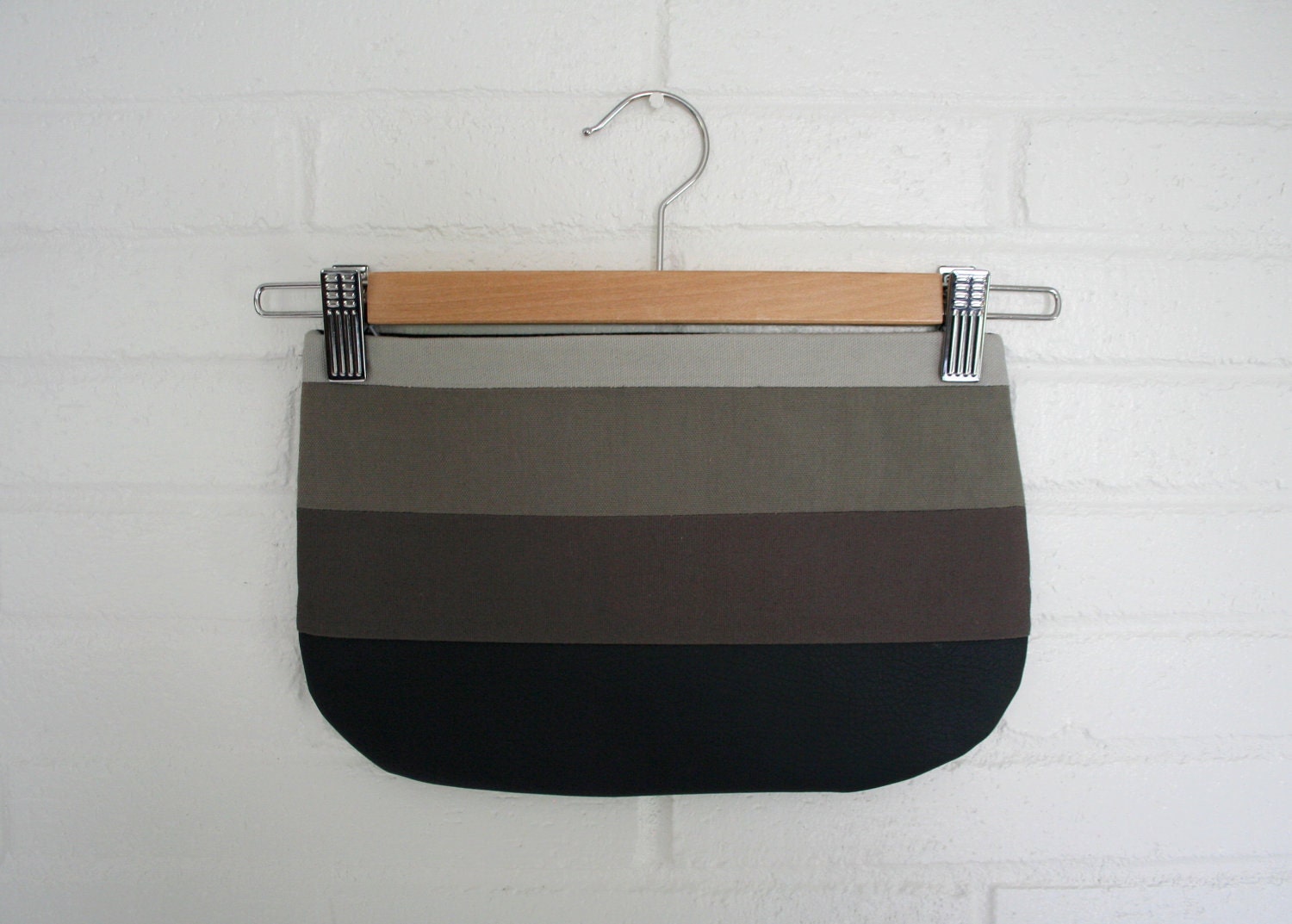 Ombre clutch. Black and grey gradient zippered purse.