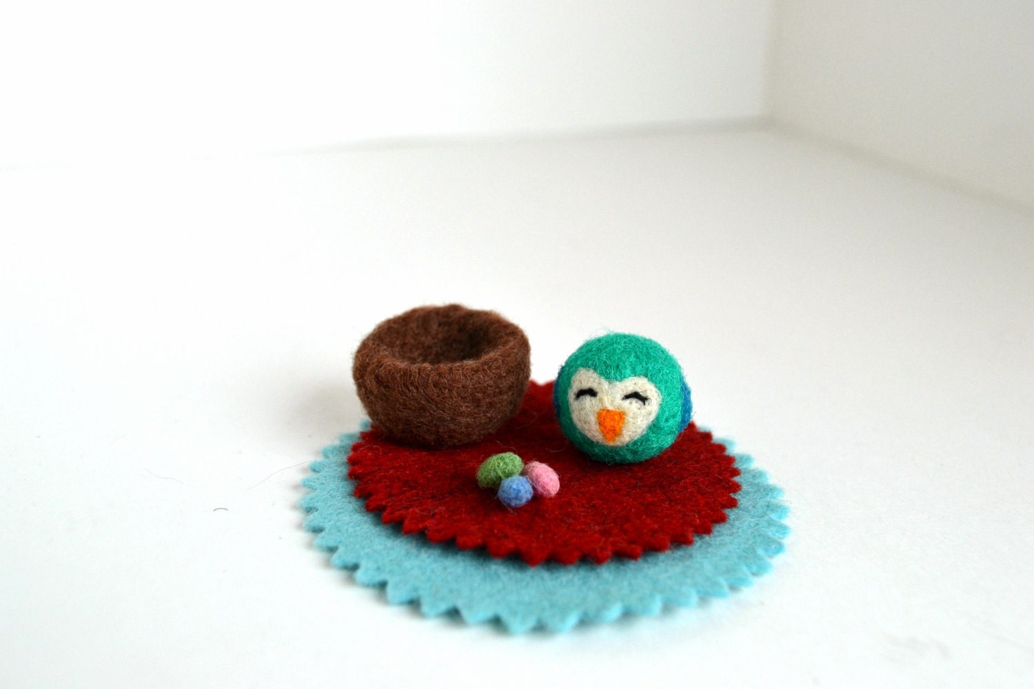 Needle Felted-Tiny Teal Bird in Nest with 3 tiny eggs