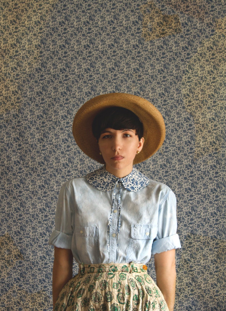 Le Papillon "Blue Floral" 'Butterfly Collar'