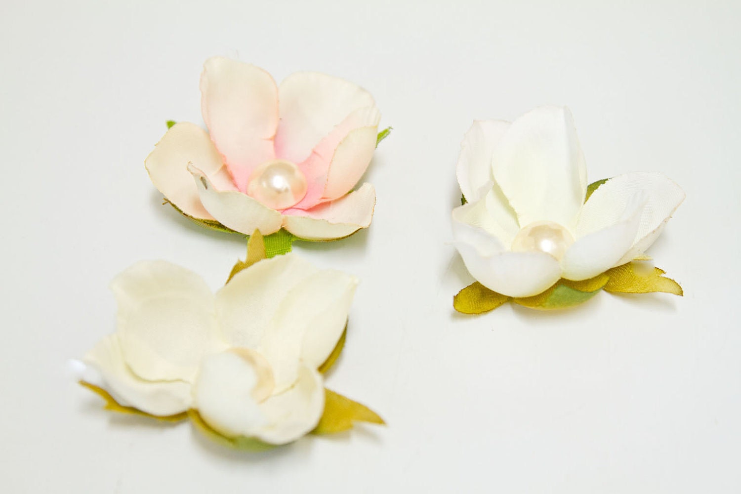 Small Magnolia Flower Hair Clip in White, Bridal Pink or Ivory - flowerbucketboutique