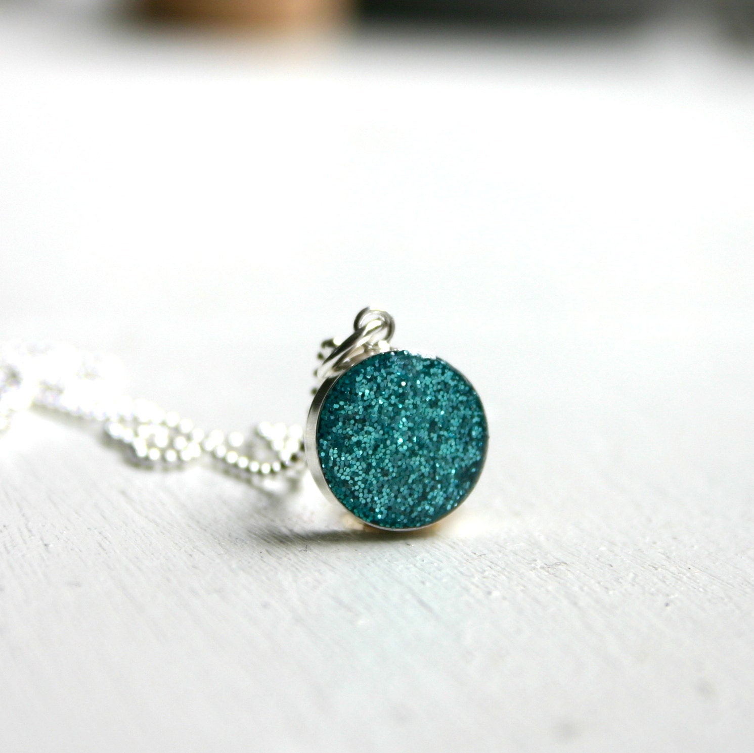 Blue glitter Necklace - Simple and colorful