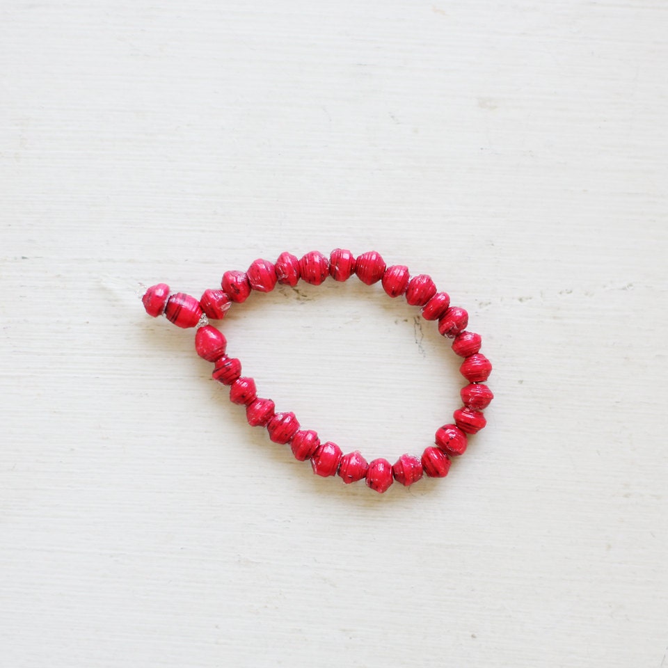 paper bead bracelet. extra small