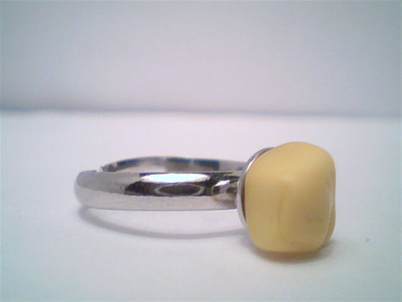 Genuine rare solid yellow beach sea glass ring ajustable size