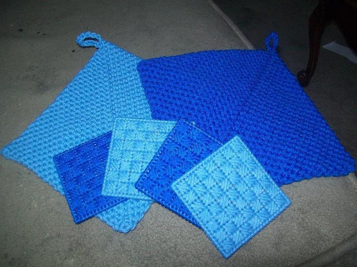 Hot Pad and Coaster Set in Shades of Blue