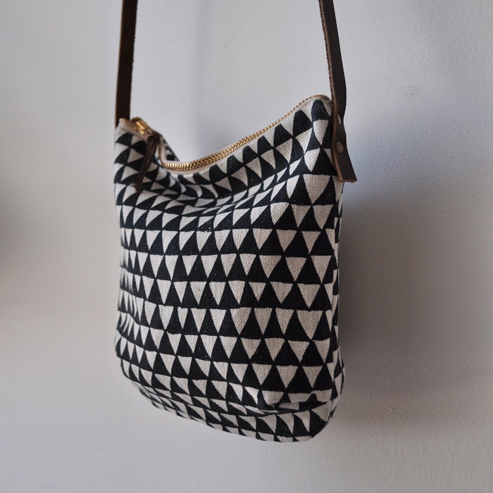 SMALL DAY BAG - triangle