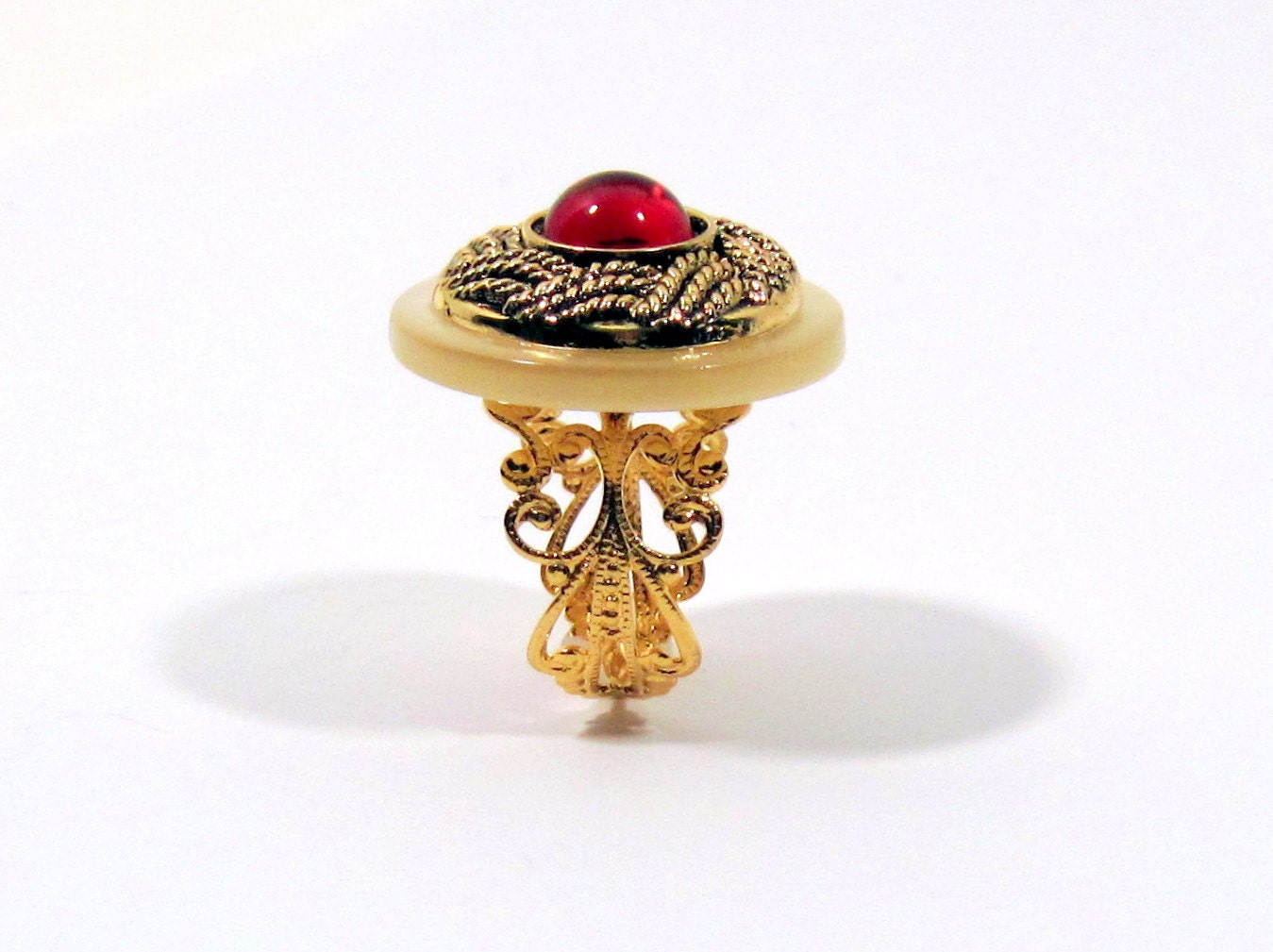 Button Ring in Red and Gold w Mother of Pearl on Filigree Band