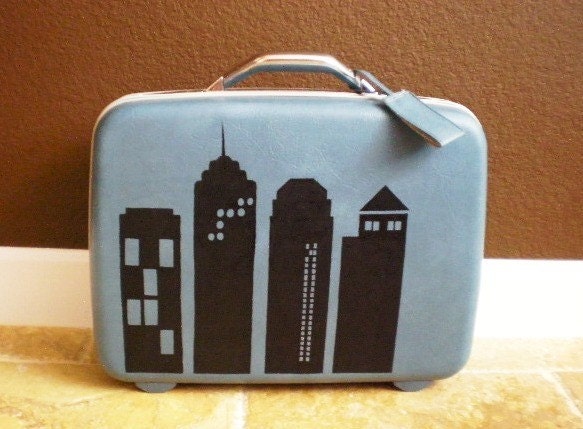 BLUE VINTAGE SAMSONITE suit case - No sleep till Brooklyn