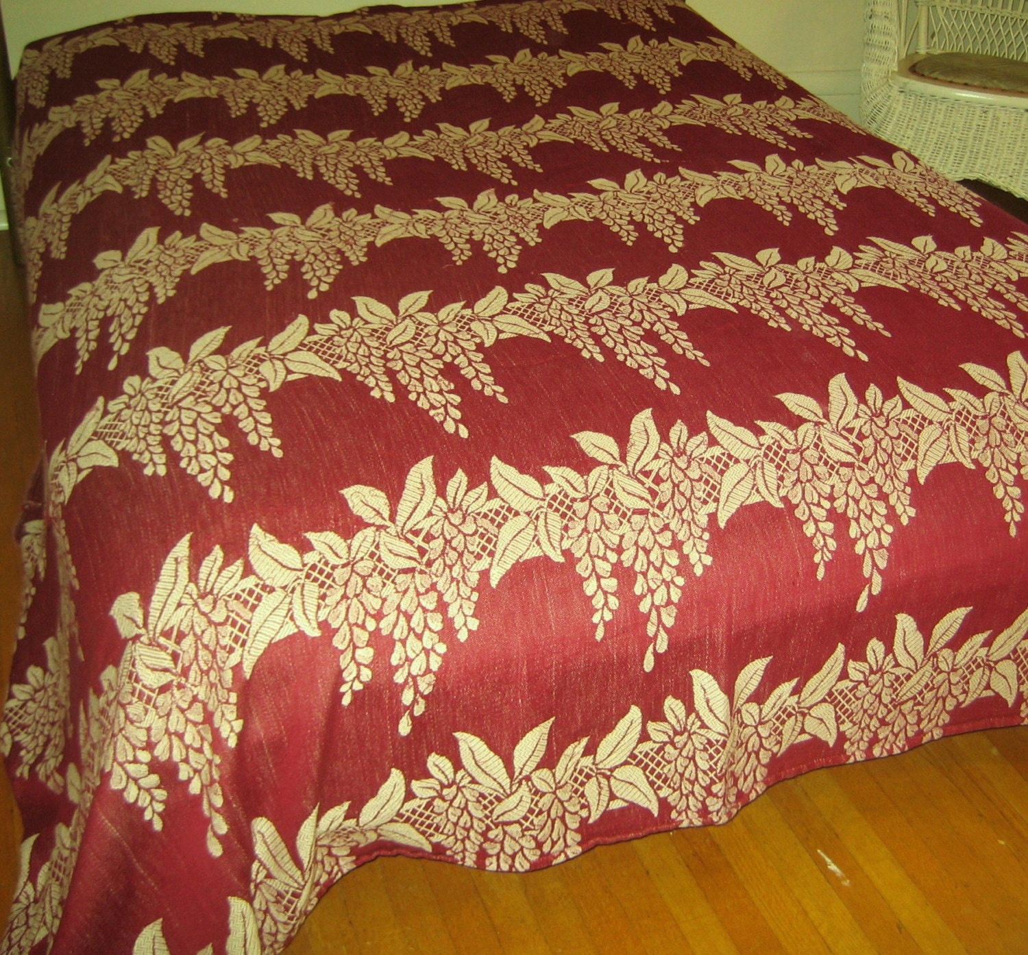 Vintage  bedspread  woven cotton 1940s  garnet Wisteria